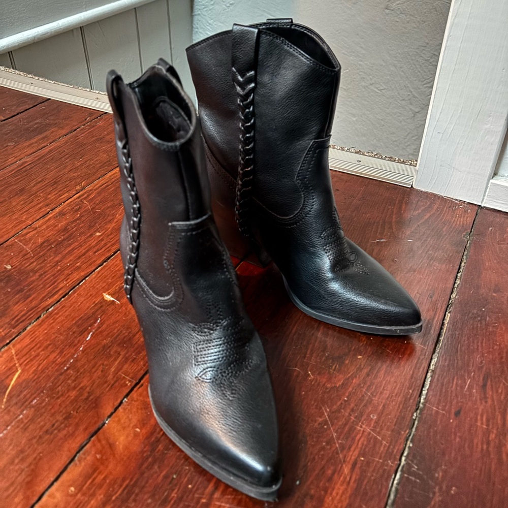 Dolce Vita Booties